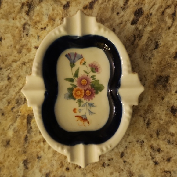 Vintage Dish Collection - Picture 2 of 6